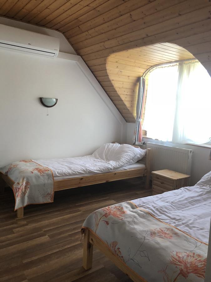 Zoeldteto Panzio Bed & Breakfast บาลาตอนฟือเรด ภายนอก รูปภาพ