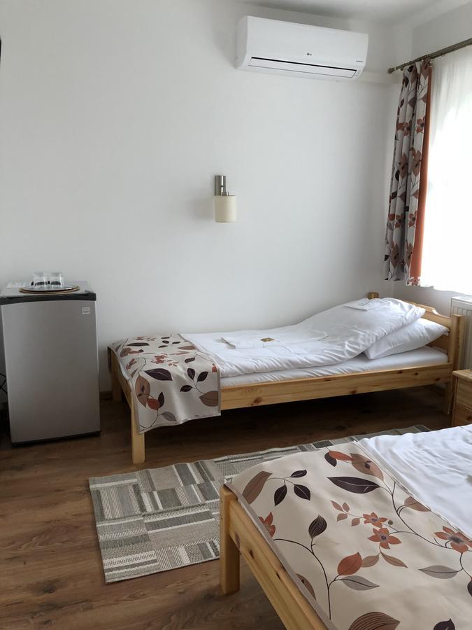Zoeldteto Panzio Bed & Breakfast บาลาตอนฟือเรด ภายนอก รูปภาพ