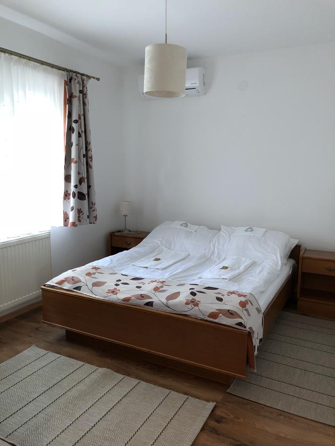 Zoeldteto Panzio Bed & Breakfast บาลาตอนฟือเรด ภายนอก รูปภาพ