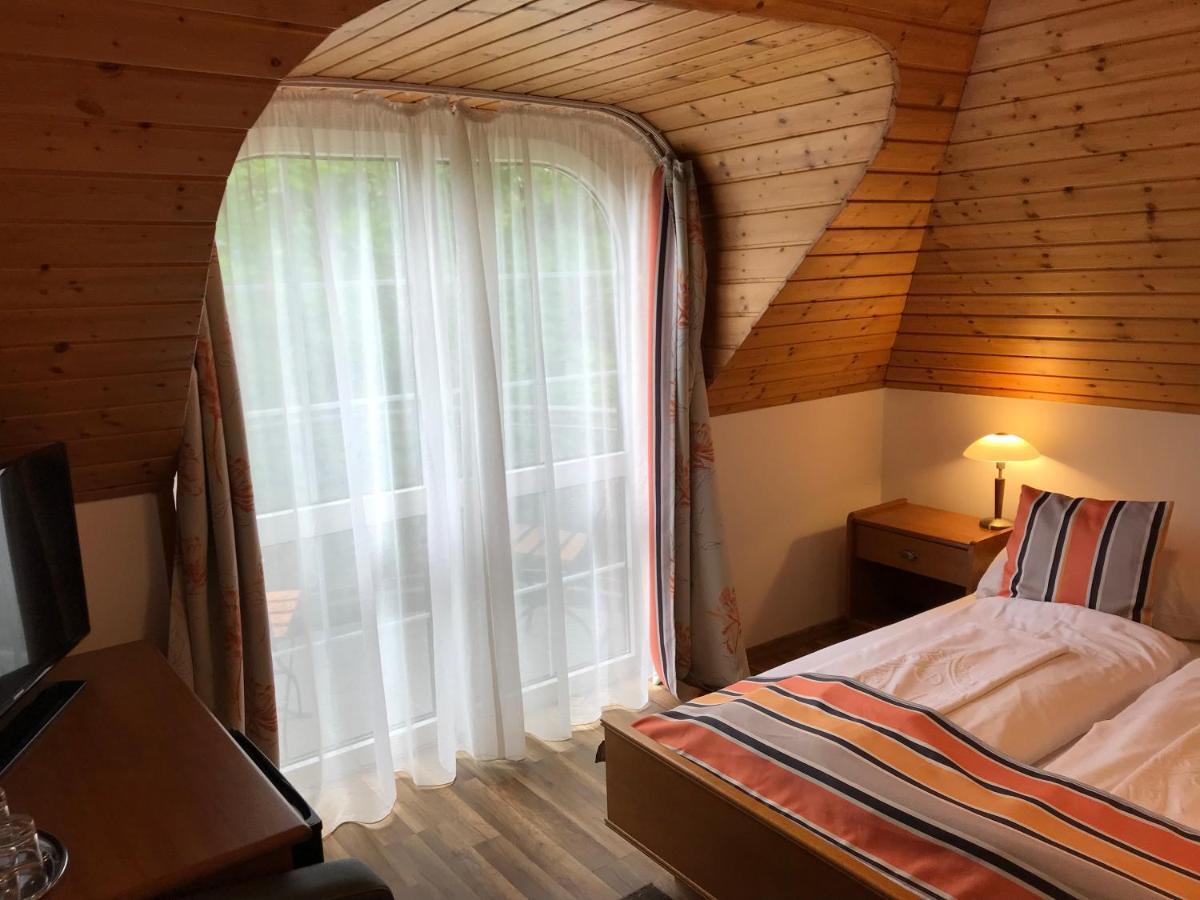 Zoeldteto Panzio Bed & Breakfast บาลาตอนฟือเรด ภายนอก รูปภาพ